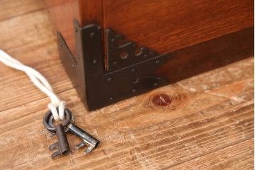アンティーク家具　アンティーク 上手造り 前面欅材 供縁 美しい仙台箪笥