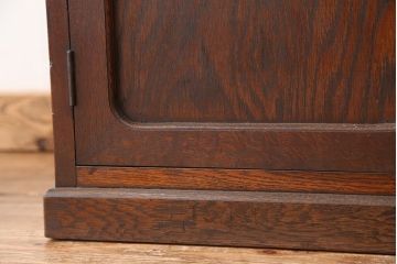 アンティーク家具　大正ロマン 特別注文造り 厚手ナラ材の上質な二段重ね食器棚(収納棚)