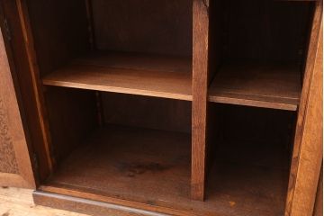 アンティーク家具　大正ロマン 特別注文造り 厚手ナラ材の上質な二段重ね食器棚(収納棚)