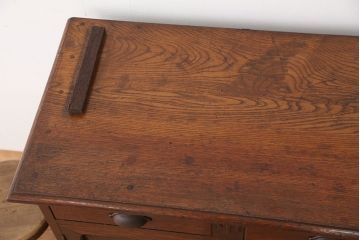 アンティーク家具　大正ロマン 特別注文造り 厚手ナラ材の上質な二段重ね食器棚(収納棚)