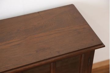 アンティーク家具　大正ロマン 特別注文造り 厚手ナラ材の上質な二段重ね食器棚(収納棚)