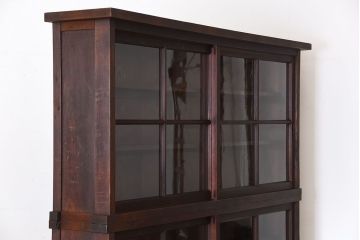 アンティーク家具　アンティーク 大きな二段重ね薄型収納棚(飾り棚・ガラスケース・ショーケース)