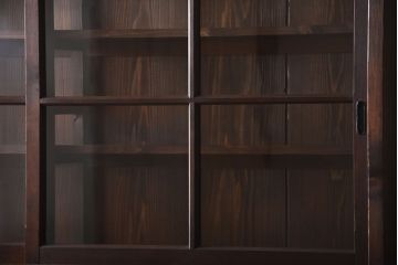 アンティーク家具　アンティーク 大きな二段重ね薄型収納棚(飾り棚・ガラスケース・ショーケース)