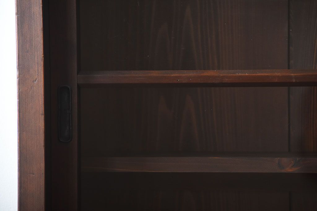 アンティーク家具　アンティーク 大きな二段重ね薄型収納棚(飾り棚・ガラスケース・ショーケース)