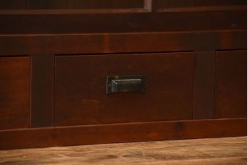 アンティーク家具　アンティーク 大きな二段重ね薄型収納棚(飾り棚・ガラスケース・ショーケース)