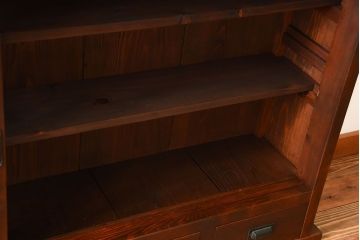 アンティーク家具　アンティーク 大きな二段重ね薄型収納棚(飾り棚・ガラスケース・ショーケース)