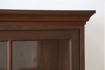 レトロ家具　アンティーク　味のあるレトロな脚付きガラス収納棚(陳列ケース・食器棚)