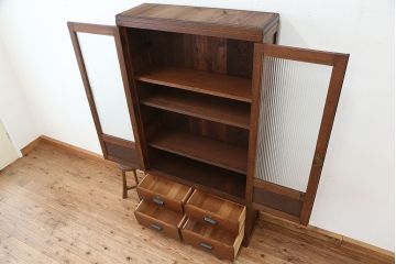 アンティーク家具　アンティーク　背の高い上質なモールガラス本箱