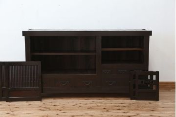 アンティーク家具　古民具・骨董　前面欅材とヒノキ材脚付き重厚な近江水屋箪笥ローボード(テレビ台、キャビネット、収納棚、食器棚、サイドボード)