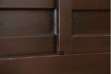 アンティーク家具　古民具・骨董　前面欅材とヒノキ材脚付き重厚な近江水屋箪笥ローボード(テレビ台、キャビネット、収納棚、食器棚、サイドボード)