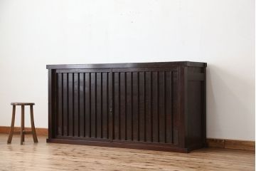 アンティーク家具　古民具・骨董　味わい深い縦桟入り収納箪笥サイドボード(下駄箱、水屋箪笥、食器棚、収納棚)
