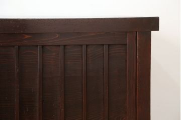 アンティーク家具　古民具・骨董　味わい深い縦桟入り収納箪笥サイドボード(下駄箱、水屋箪笥、食器棚、収納棚)