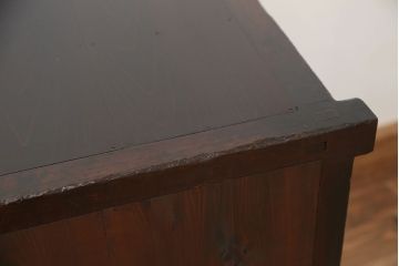 アンティーク家具　古民具・骨董　味わい深い縦桟入り収納箪笥サイドボード(下駄箱、水屋箪笥、食器棚、収納棚)