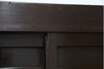 アンティーク家具　古民具・骨董　重厚!二段重ね横桟引き戸　特大収納箪笥(水屋箪笥、食器棚、収納棚)