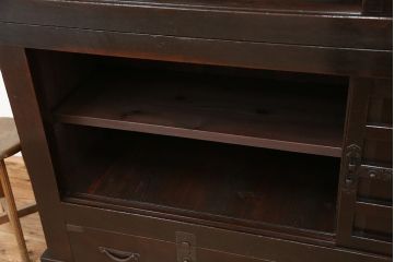 アンティーク家具　古民具・骨董　重厚!二段重ね横桟引き戸　特大収納箪笥(水屋箪笥、食器棚、収納棚)