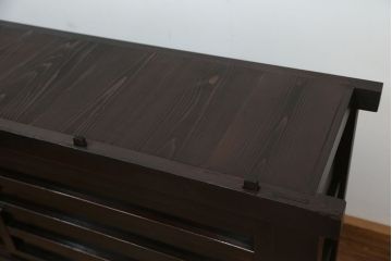 アンティーク家具　古民具・骨董　重厚!二段重ね横桟引き戸　特大収納箪笥(水屋箪笥、食器棚、収納棚)