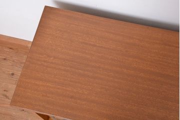 レトロ家具　アンティーク レトロな閉まえる作業台付きモールガラス収納棚(カウンターテーブル)