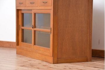 レトロ家具　アンティーク レトロな閉まえる作業台付きモールガラス収納棚(カウンターテーブル)