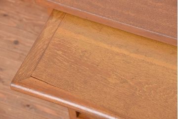 レトロ家具　アンティーク レトロな閉まえる作業台付きモールガラス収納棚(カウンターテーブル)