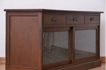 レトロ家具　昭和レトロ　上質な造りの結霜ガラス引き戸キッチン収納棚(食器棚、カウンターテーブル)