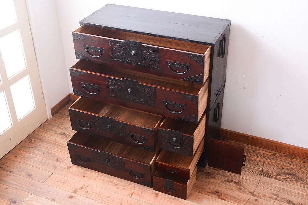 アンティーク家具　古民具・骨董　古い小振りな二段重ね佐渡箪笥(衣装箪笥)