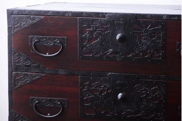 アンティーク家具　古民具・骨董　古い小振りな二段重ね佐渡箪笥(衣装箪笥)