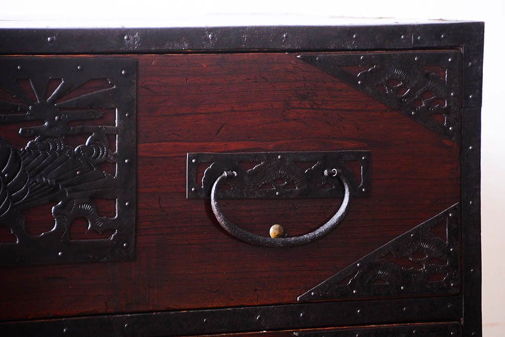 アンティーク家具　古民具・骨董　古い小振りな二段重ね佐渡箪笥(衣装箪笥)