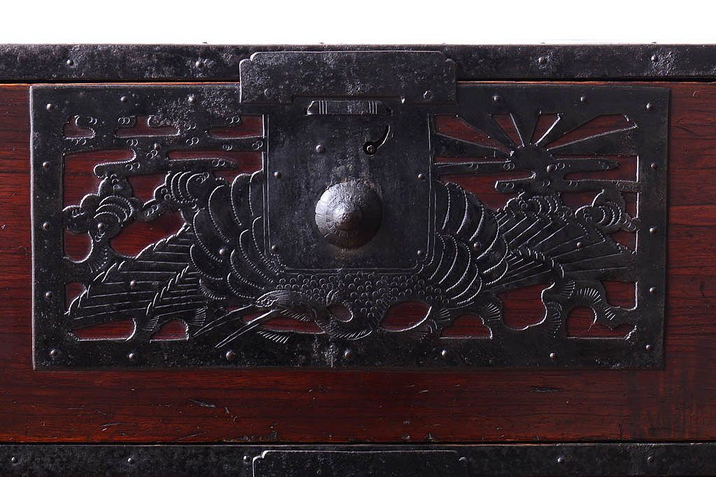 アンティーク家具　古民具・骨董　古い小振りな二段重ね佐渡箪笥(衣装箪笥)