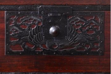 アンティーク家具　古民具・骨董　古い小振りな二段重ね佐渡箪笥(衣装箪笥)