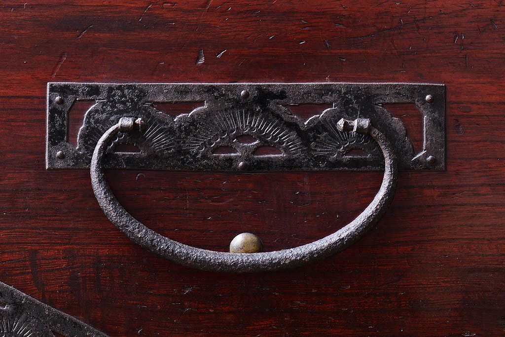 アンティーク家具　古民具・骨董　古い小振りな二段重ね佐渡箪笥(衣装箪笥)