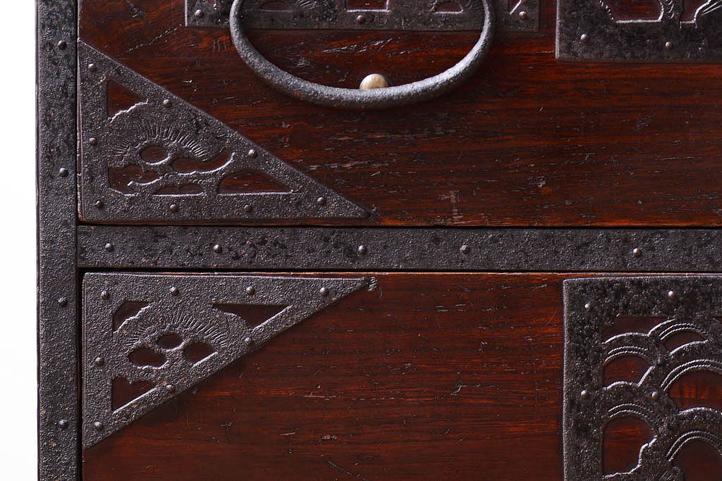 アンティーク家具　古民具・骨董　古い小振りな二段重ね佐渡箪笥(衣装箪笥)