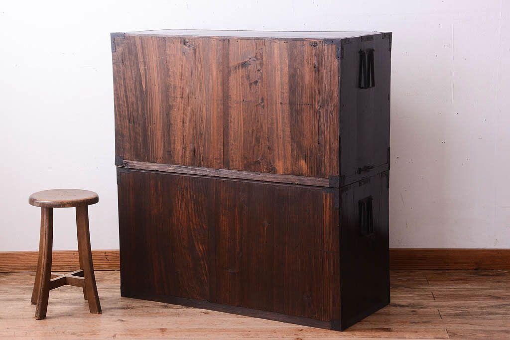 アンティーク家具　古民具・骨董　古い小振りな二段重ね佐渡箪笥(衣装箪笥)