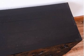 アンティーク家具　古民具・骨董　古い小振りな二段重ね佐渡箪笥(衣装箪笥)