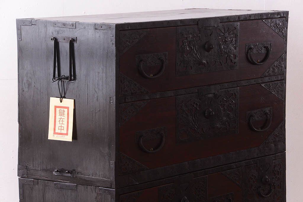 アンティーク家具　古民具・骨董　古い小振りな二段重ね佐渡箪笥(衣装箪笥)