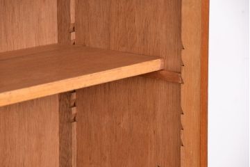 レトロ家具　★昭和レトロ　大振りな引き出し付き飾り棚(本棚)