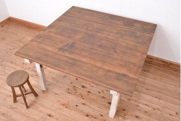 アンティーク家具　アンティーク　特大!重厚!　大きな正方形ダイニングテーブル(2)(机、作業台)