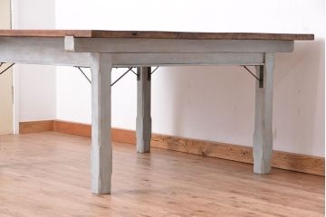 アンティーク家具　アンティーク　特大!重厚!　大きな正方形ダイニングテーブル(机、作業台)