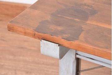 アンティーク家具　アンティーク　特大!重厚!　大きな正方形ダイニングテーブル(机、作業台)