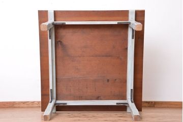 アンティーク家具　アンティーク　特大!重厚!　大きな正方形ダイニングテーブル(机、作業台)