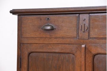 アンティーク家具　大正ロマン　三方ナラ材の重厚で上質なキッチンキャビネット(収納棚、カウンター、食器棚)