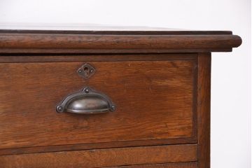アンティーク家具　大正ロマン　三方ナラ材の重厚で上質なキッチンキャビネット(収納棚、カウンター、食器棚)