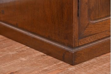 アンティーク家具　大正ロマン　三方ナラ材の重厚で上質なキッチンキャビネット(収納棚、カウンター、食器棚)