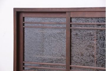 レトロ家具　昭和レトロ　シンプルな結晶ガラス収納棚(下駄箱)