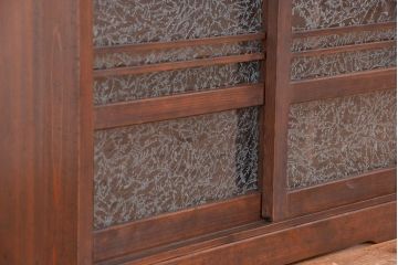 レトロ家具　昭和レトロ　シンプルな結晶ガラス収納棚(下駄箱)