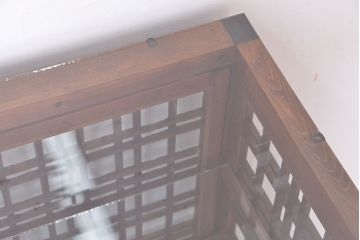 アンティーク家具　古民具・骨董　両面格子引き戸の引き出し付きガラスケース(飾り棚/収納棚)