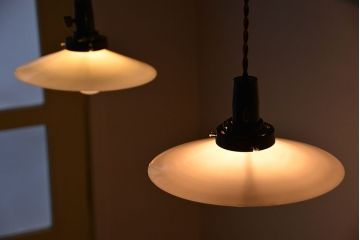 レトロな乳白平笠照明　2点セット