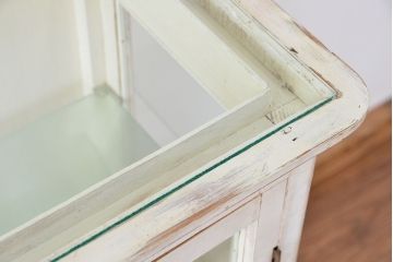アンティーク家具　アンティーク　丸脚付きシャビーなケビントガラスケース(ショーケース)