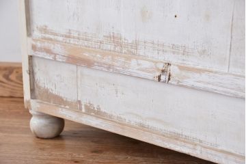 アンティーク家具　アンティーク　丸脚付きシャビーなケビントガラスケース(ショーケース)
