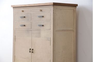 アンティーク家具　アンティーク　古いメガネ店のペンキのはげた　引き出し付き収納棚(サイドテーブル/キャビネット)
