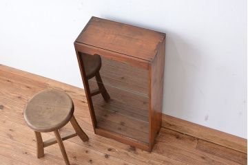 レトロ家具　昭和レトロ　古い木の小振りなガラスショーケース(陳列棚)
